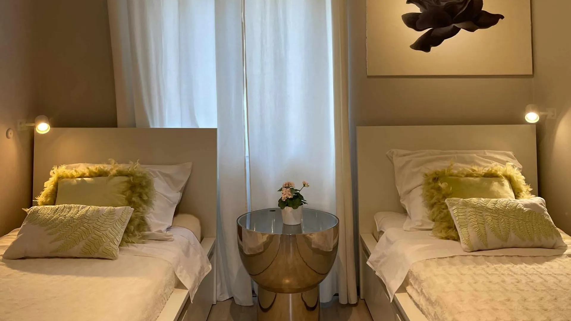 Art Apartment 罗维尼